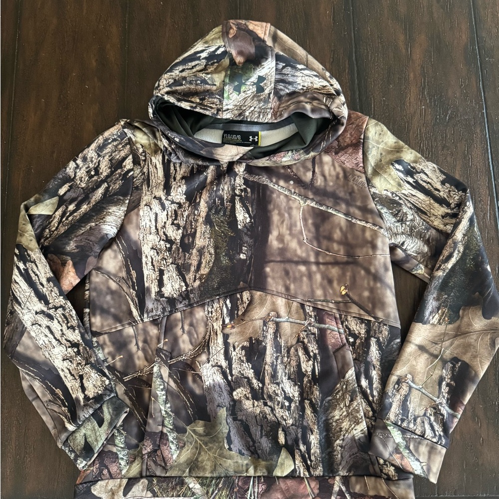 UA Under Armour “cold gear” camo print hoodie. Kids large